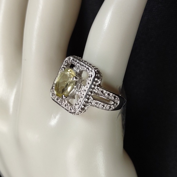 1.21 ct. Lemon Quartz Sterling Silver Ring - Picture 3 of 8